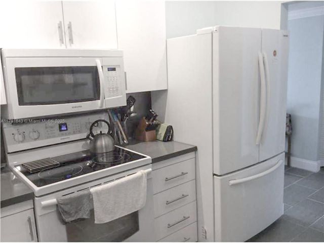 Apartment for sale  Unit #2004 - photo 5902347