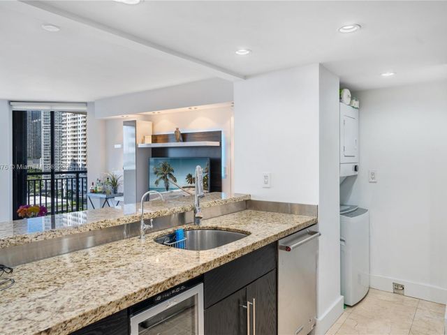 Apartment for sale  Unit #1411 - photo 5917787