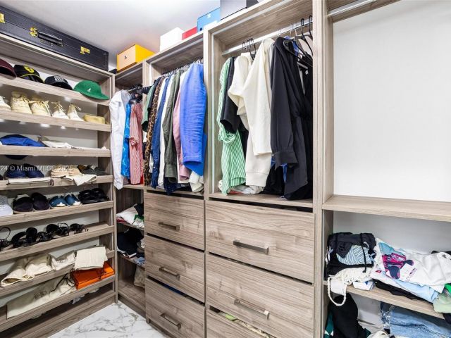 Apartment for sale  Unit #1708 - photo 5899915