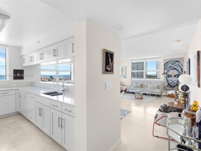 Apartment for sale  Unit #2102 - photo 6006626