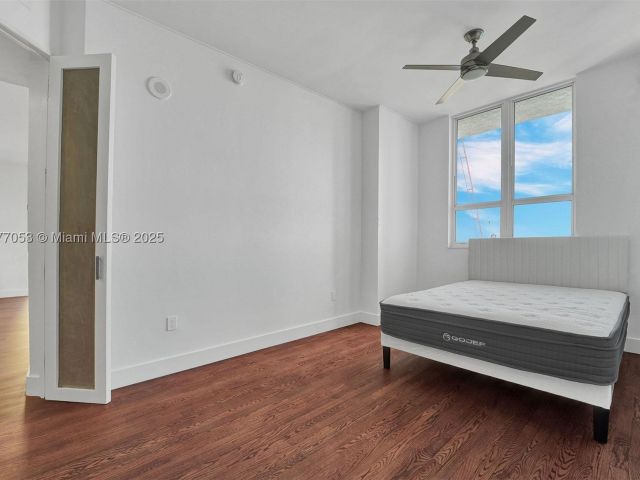 2-bedroom condo for sale in Miami - 234 NE 3rd St 2202 - MondialRealty