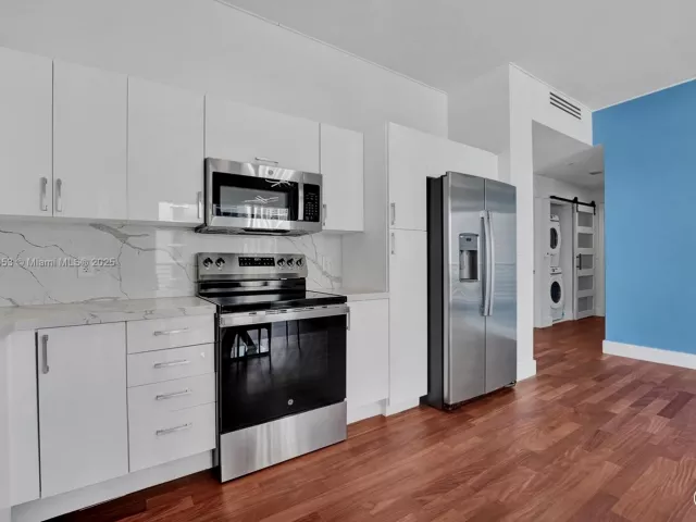 2-bedroom condo for sale in Miami - 234 NE 3rd St 2202 - MondialRealty
