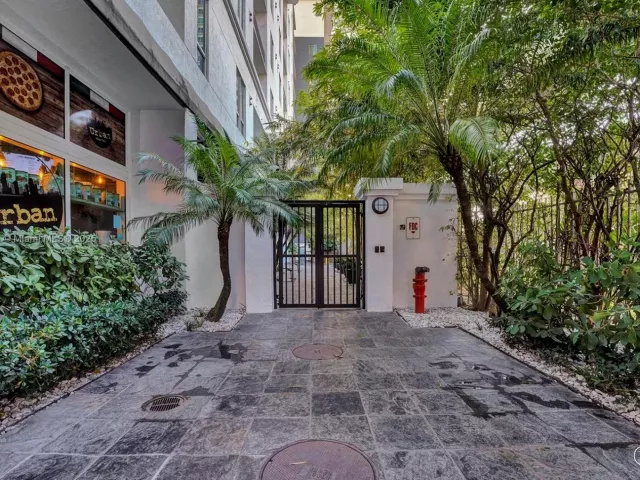 2-bedroom condo for sale in Miami - 234 NE 3rd St 2202 - MondialRealty