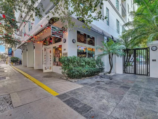 2-bedroom condo for sale in Miami - 234 NE 3rd St 2202 - MondialRealty