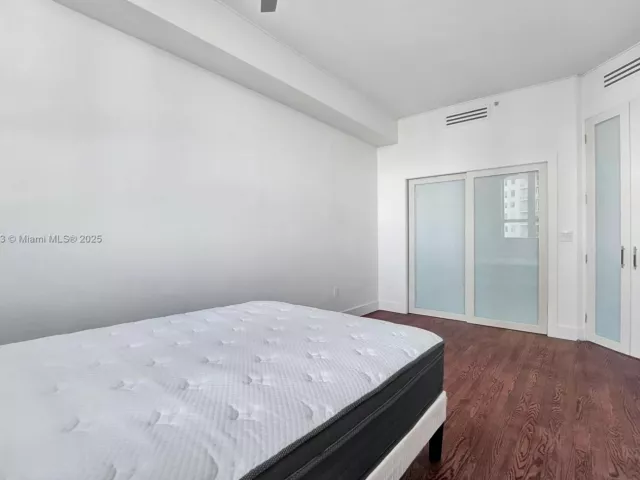 2-bedroom condo for sale in Miami - 234 NE 3rd St 2202 - MondialRealty