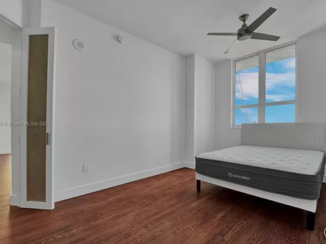 2-bedroom condo for sale in Miami - 234 NE 3rd St 2202 - MondialRealty