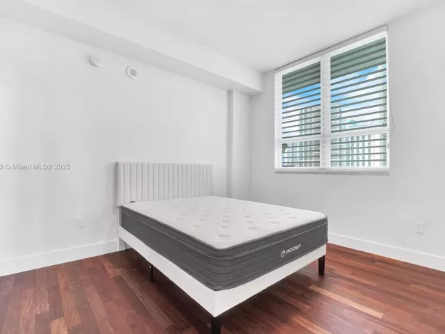 2-bedroom condo for sale in Miami - 234 NE 3rd St 2202 - MondialRealty