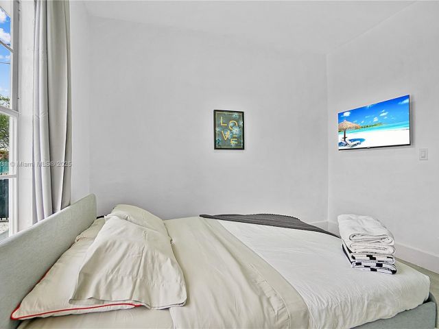 Home for sale at 473 NE 61st St - photo 5885271