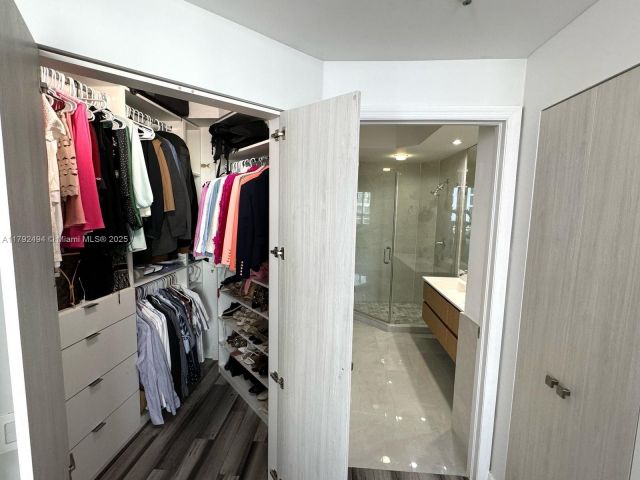 Apartment for sale  Unit #3007 - photo 5945201