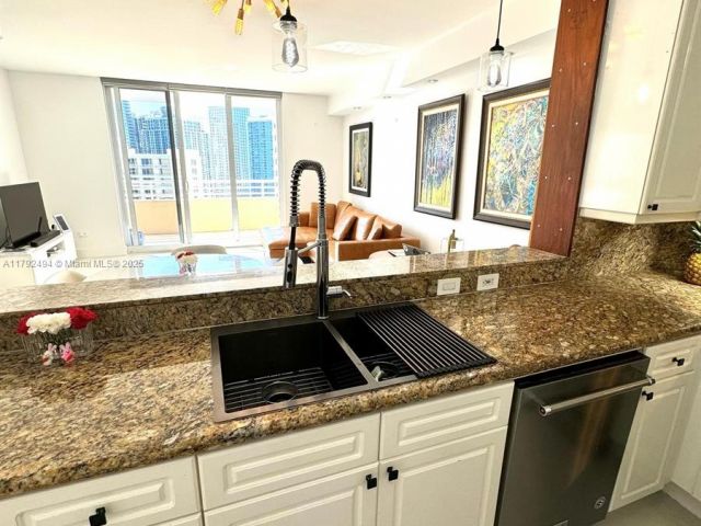 Apartment for sale  Unit #3007 - photo 5945215