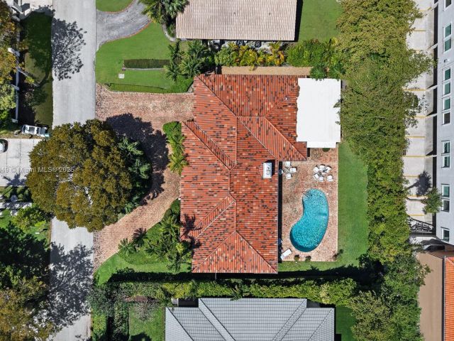 Home for sale at 141 Island Dr - photo 5895941