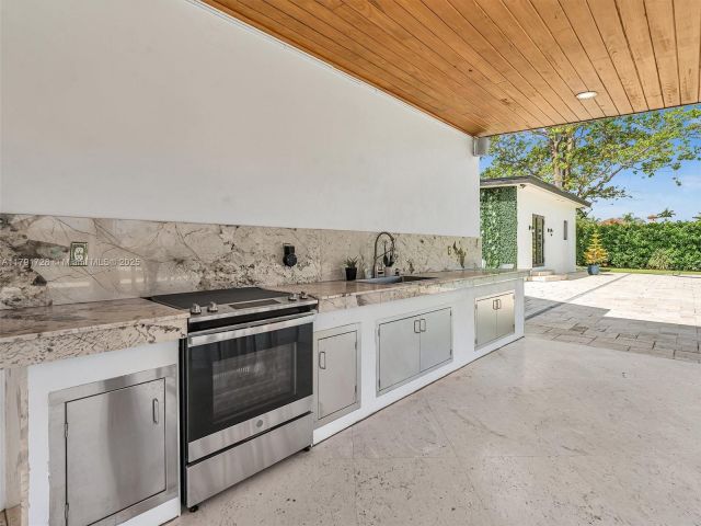 Home for sale at 21411 SW 248th St - photo 5867163