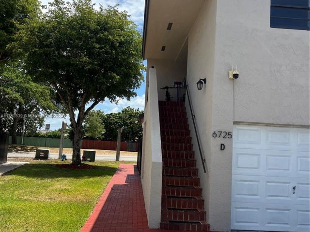 Home for sale at 6725 SW 137th Ct 14D - photo 5955192