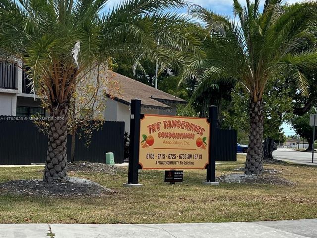 3-bedroom home for sale in Miami - 6725 SW 137th Ct 14D - MondialRealty