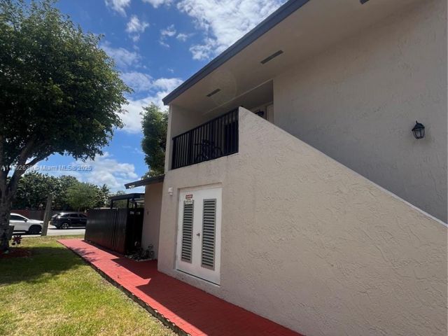 3-bedroom home for sale in Miami - 6725 SW 137th Ct 14D - MondialRealty
