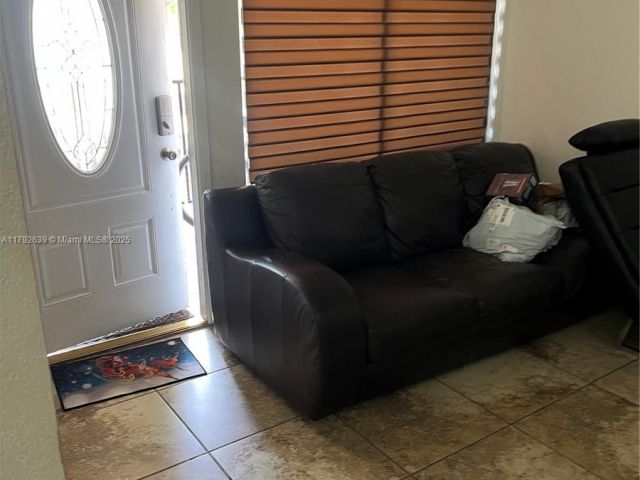 3-bedroom home for sale in Miami - 6725 SW 137th Ct 14D - MondialRealty