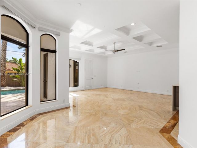 Home for sale at 260 NE Wavecrest Ct - photo 5910993