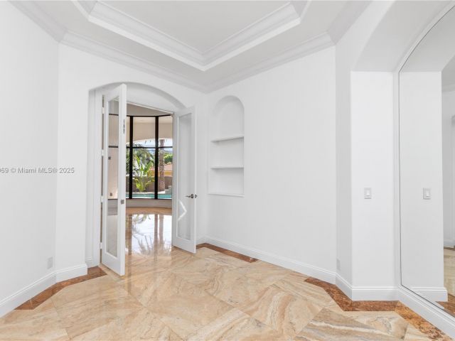 Home for sale at 260 NE Wavecrest Ct - photo 5910994