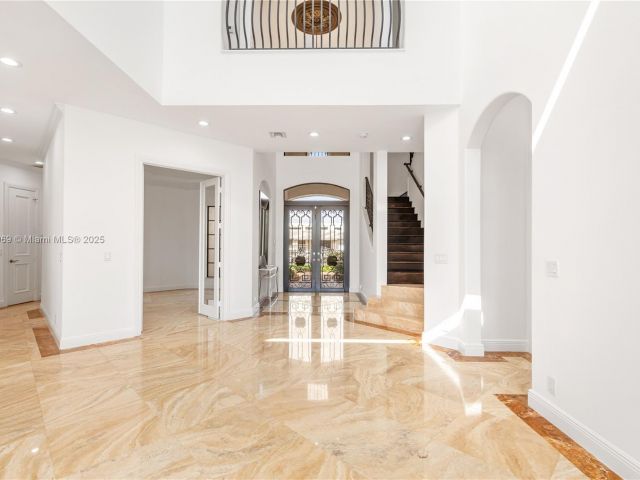 Home for sale at 260 NE Wavecrest Ct - photo 5910998