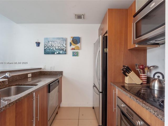 Apartment for sale  Unit #L-432 - photo 5858422