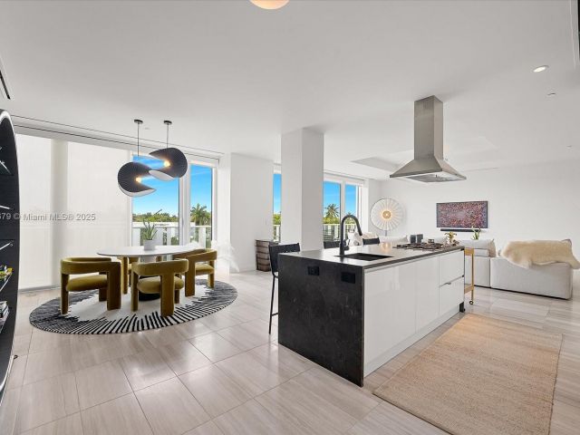 Apartment for sale  Unit #316 - photo 5925328