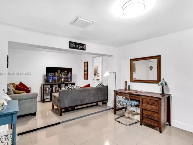 3-bedroom home for rent in Miami -  - MondialRealty