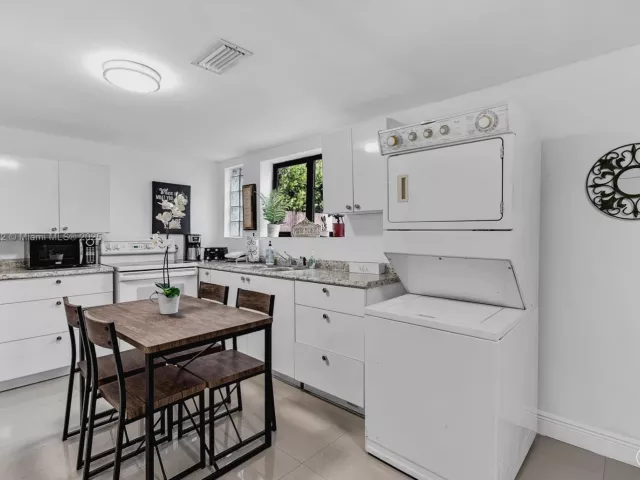 3-bedroom home for rent in Miami -  - MondialRealty