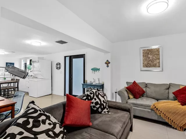 3-bedroom home for rent in Miami -  - MondialRealty