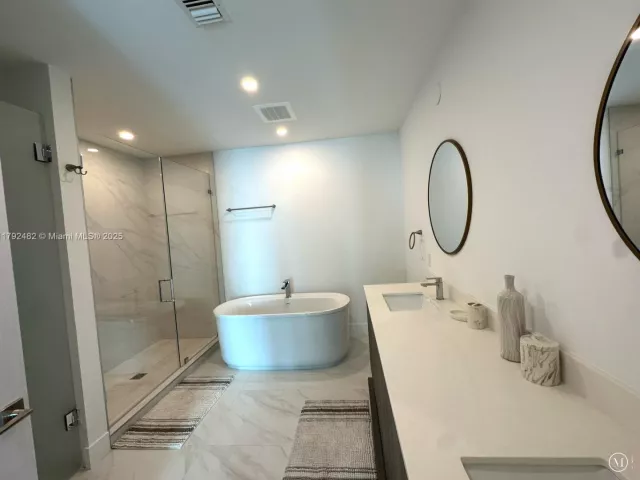 Apartment for rent  Unit #902 - photo 5910756