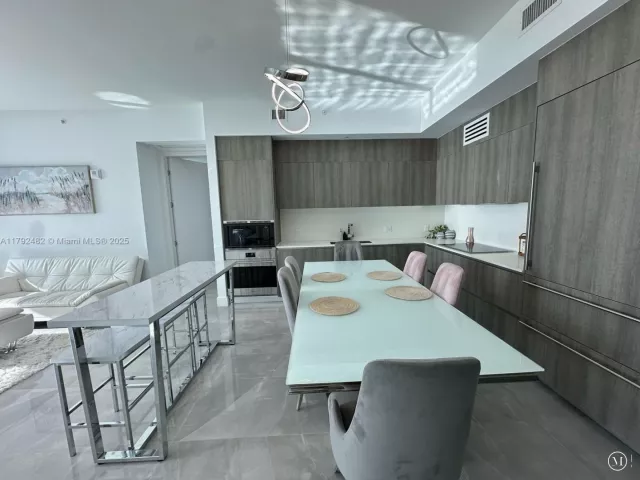 Apartment for rent  Unit #902 - photo 5910762