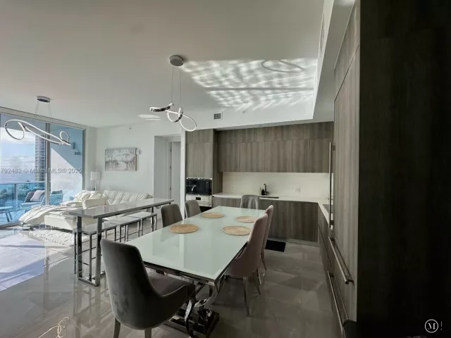 Apartment for rent  Unit #902 - photo 5910764