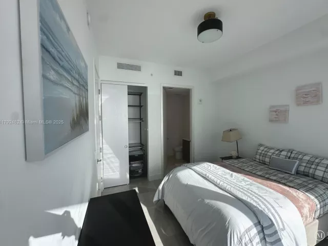 Apartment for rent  Unit #902 - photo 5910750