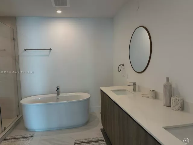 Apartment for rent  Unit #902 - photo 5910755