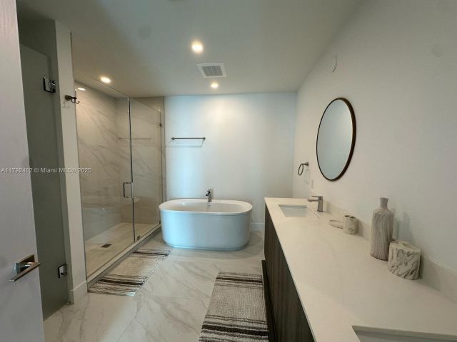 Apartment for rent  Unit #902 - photo 5910752