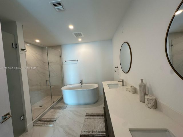 Apartment for rent  Unit #902 - photo 5910756