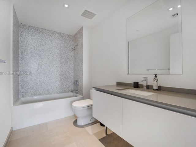 Apartment for sale  Unit #1204 - photo 5913161