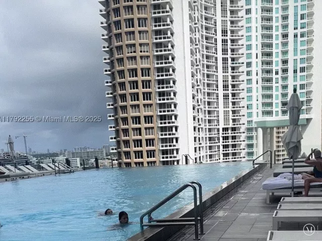 3-bedroom condo for sale in Miami - 495 Brickell Ave 2801 - MondialRealty