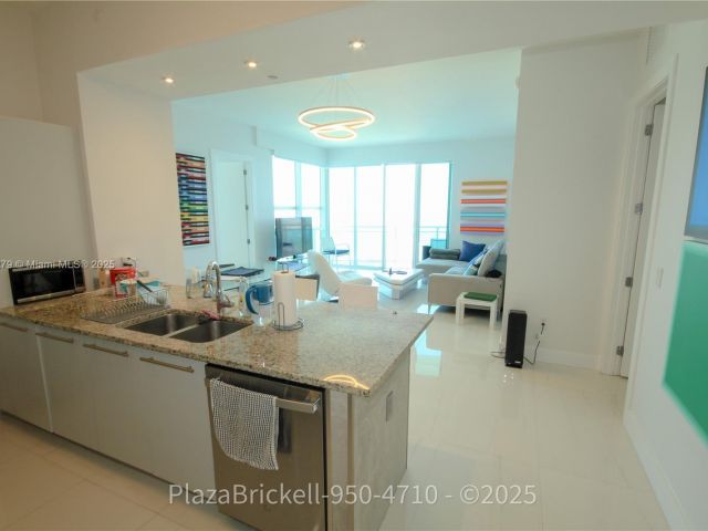 Apartment for sale  Unit #4710 - photo 5945163