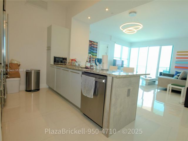 Apartment for sale  Unit #4710 - photo 5945168