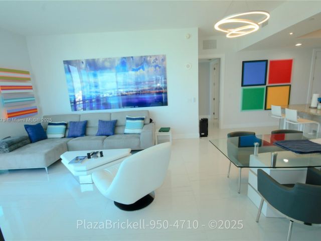 Apartment for sale  Unit #4710 - photo 5945176