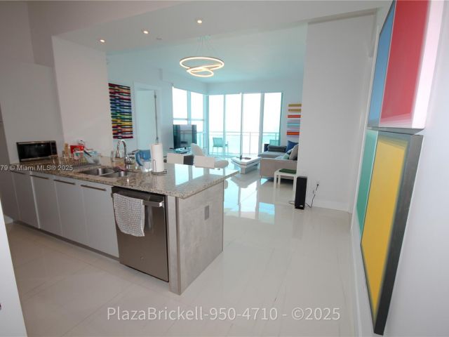 Apartment for sale  Unit #4710 - photo 5945178