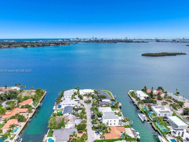 Home for sale at 1990 NE 119TH RD - photo 5932156