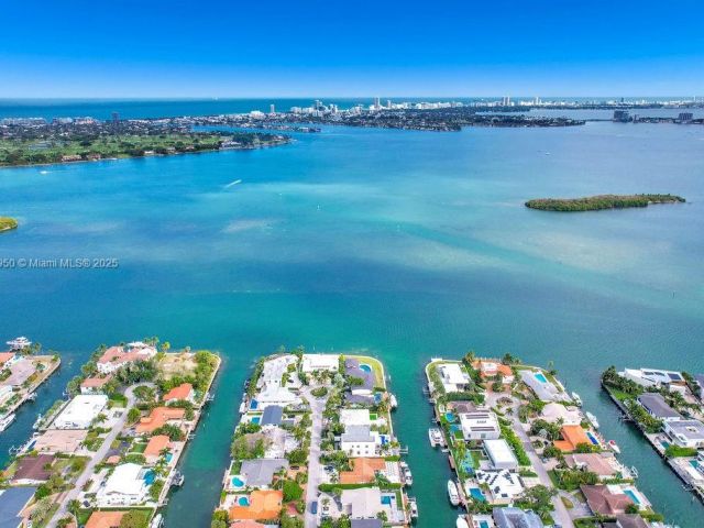 Home for sale at 1990 NE 119TH RD - photo 5932157