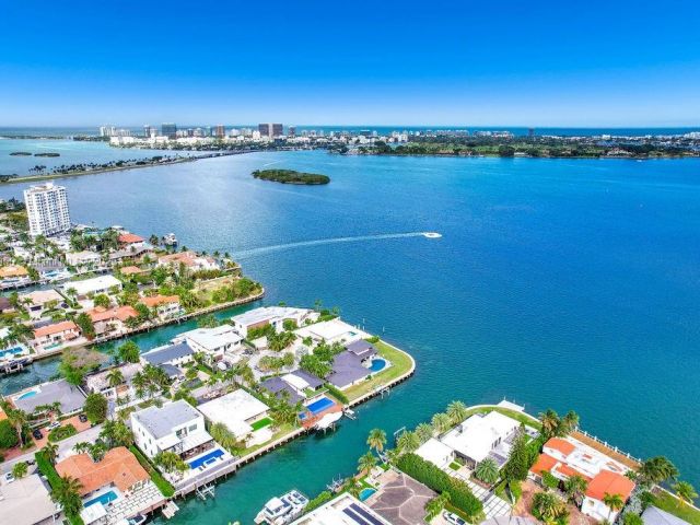 Home for sale at 1990 NE 119TH RD - photo 5932159