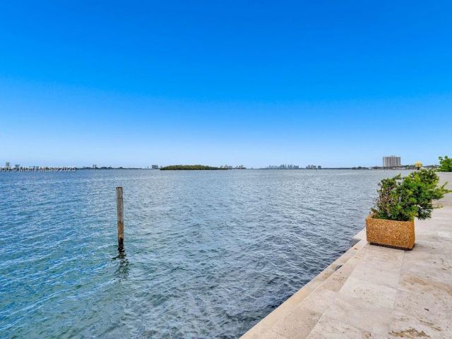 Home for sale at 1990 NE 119TH RD - photo 5932164