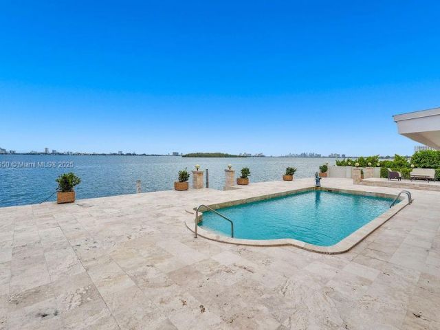 Home for sale at 1990 NE 119TH RD - photo 5932165