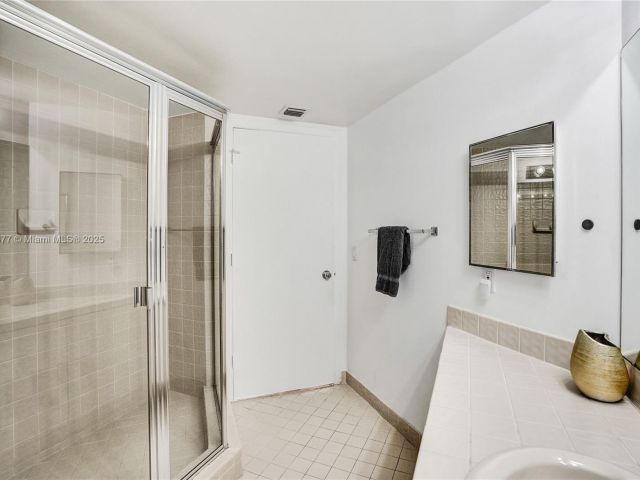 Apartment for sale  Unit #503 - photo 6002980