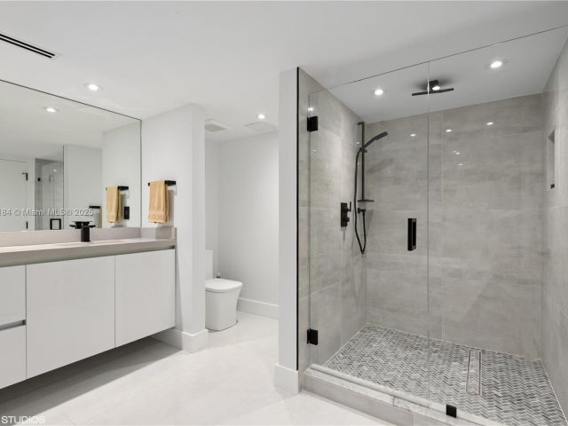 Apartment for sale  Unit #28J - photo 5934006