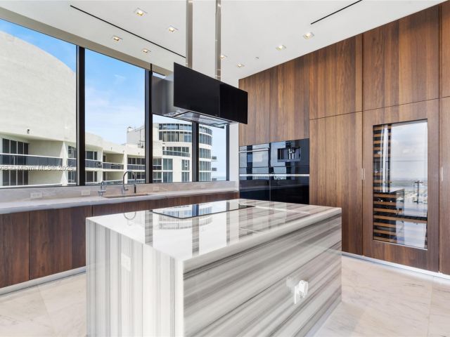 Apartment for sale  Unit #3002 - photo 5960580