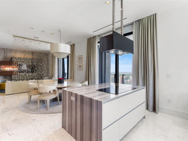 Apartment for sale  Unit #3002 - photo 5960582